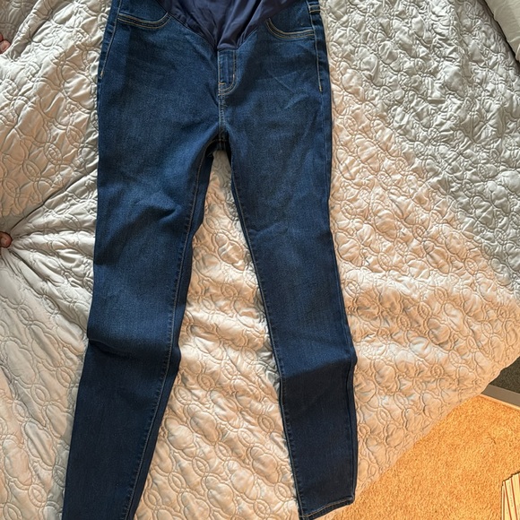 Pinkblush Maternity Jeans (size 28) - Picture 2 of 4